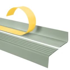 Treppenkantenprofil Selbstklebend 40x25 mm, Treppenprofil PVC für Treppenstufen, Treppenkantenschutz mit Rillen, Antirutsch - 100 cm, Hellgrün