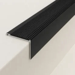 Treppenprofil schwarz 42 x 22 x 1350 mm - 1 Stück